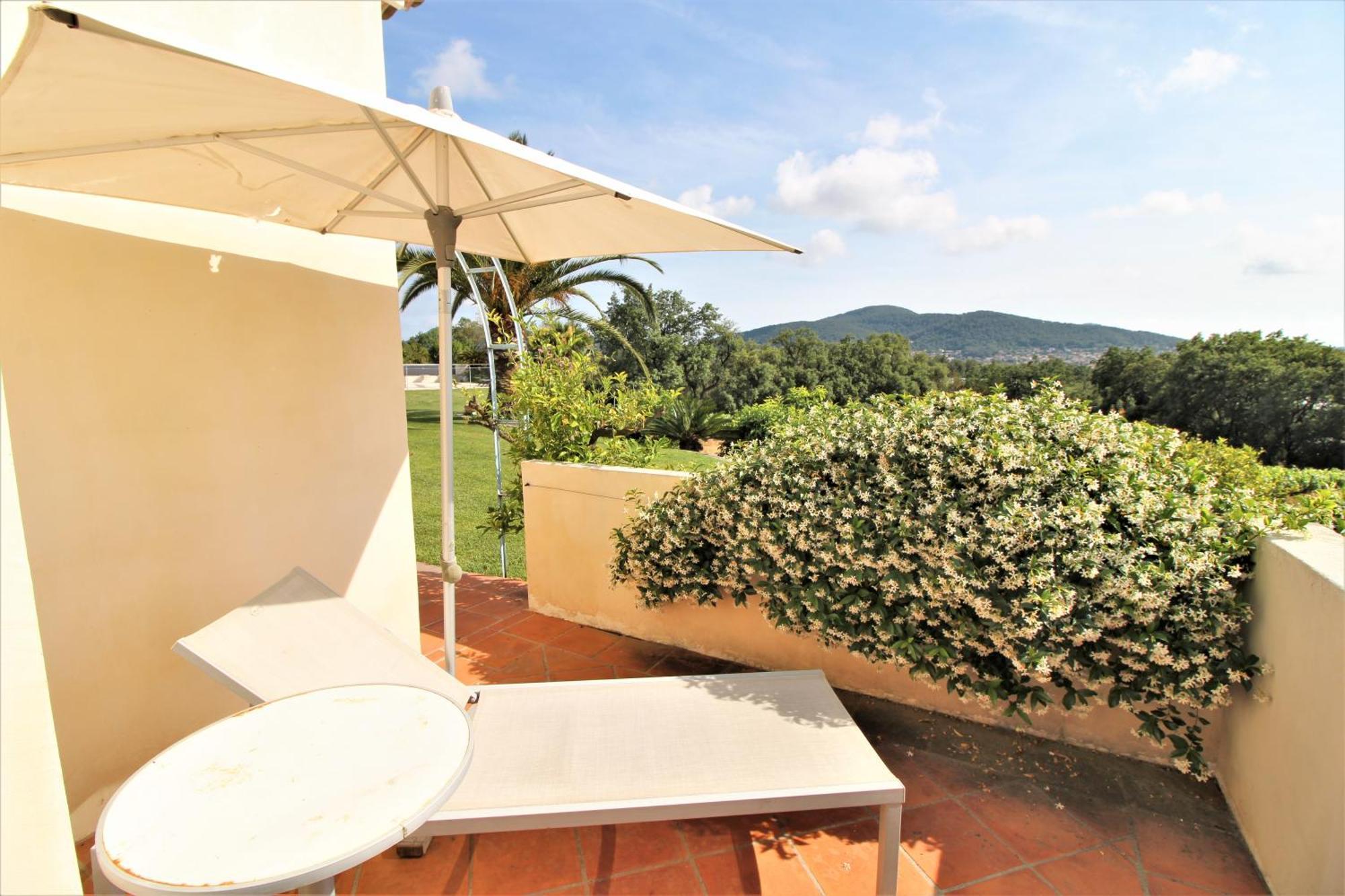 Le Domaine Des Vignes-spacieuse Villa/piscine Villa