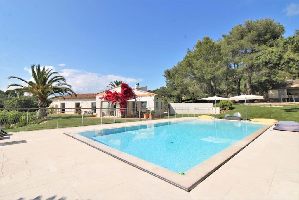 Villa Le Domaine Des Vignes-spacieuse Villa/piscine