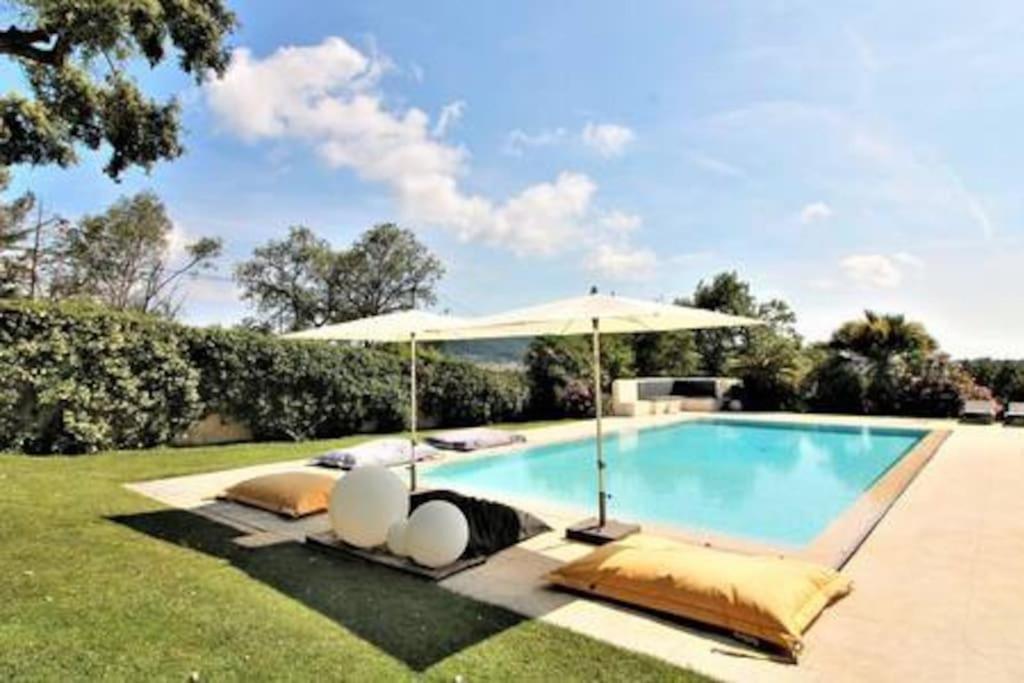 Le Domaine Des Vignes-spacieuse Villa/piscine Hyères